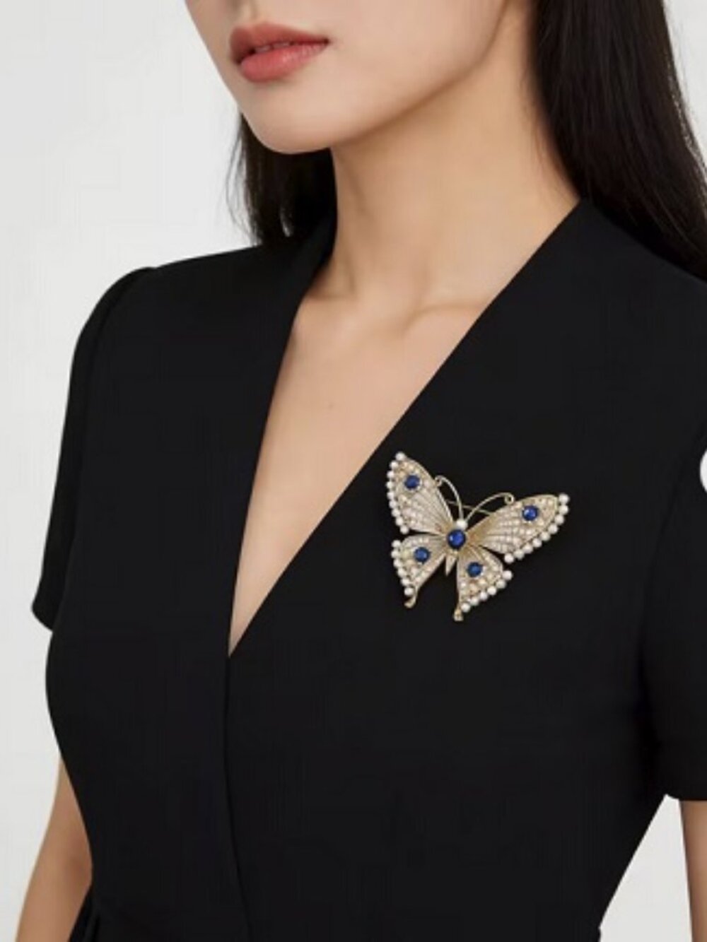 Brooch / Pins Gold Stylish & Versatile Butterfly ~ DP-103